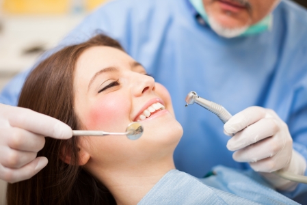 Οδοντιατρικά Έξοδα: Υπάρχει ασφάλεια που τα καλύπτει;